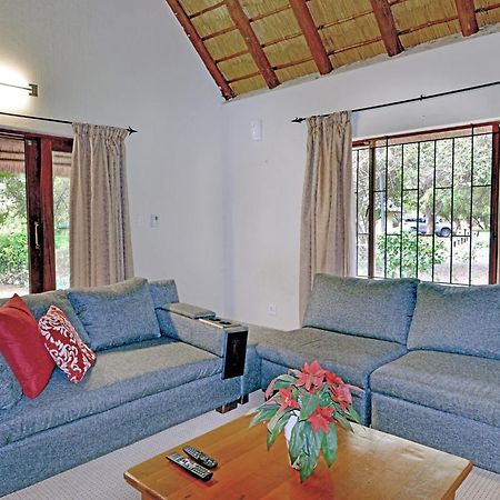 Komati River Chalets Komatipoort Buitenkant foto