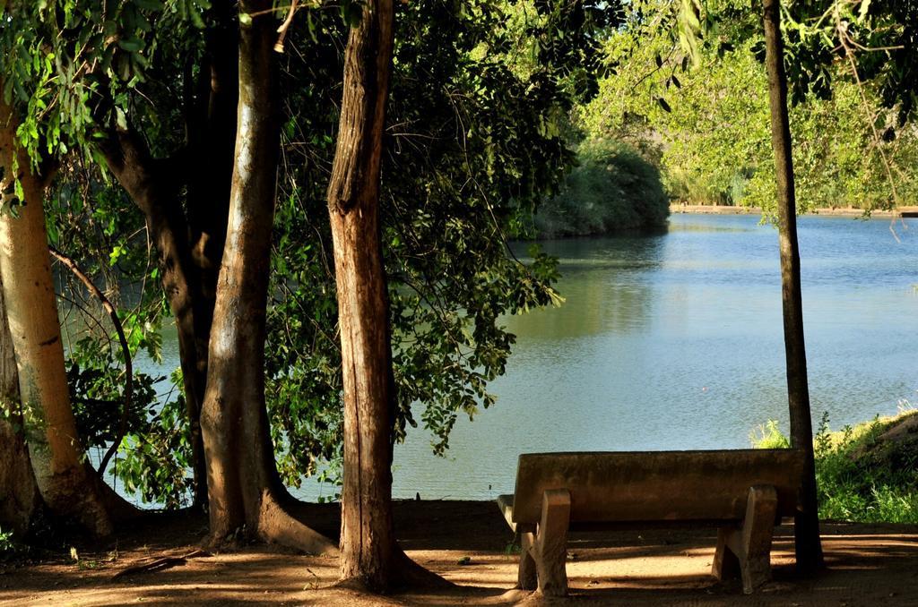 Komati River Chalets Komatipoort Buitenkant foto