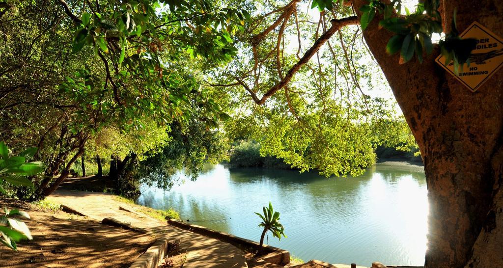 Komati River Chalets Komatipoort Buitenkant foto