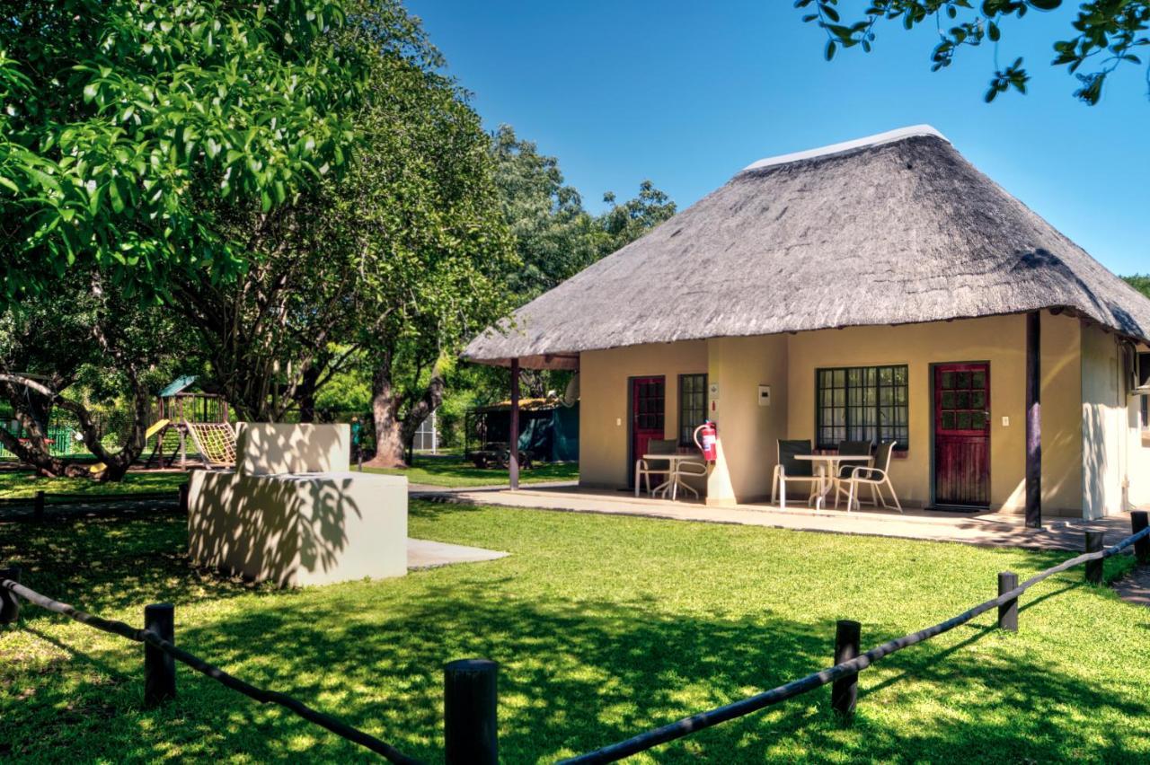Komati River Chalets Komatipoort Buitenkant foto
