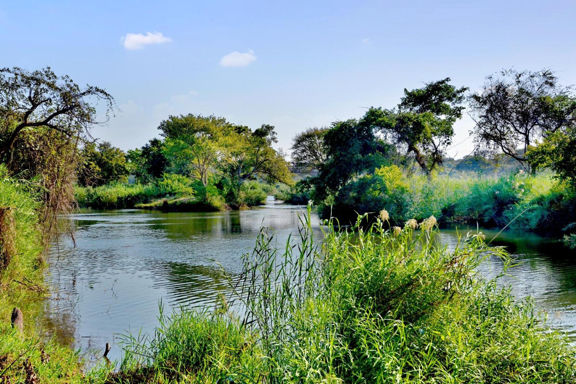 Komati River Chalets Komatipoort Buitenkant foto