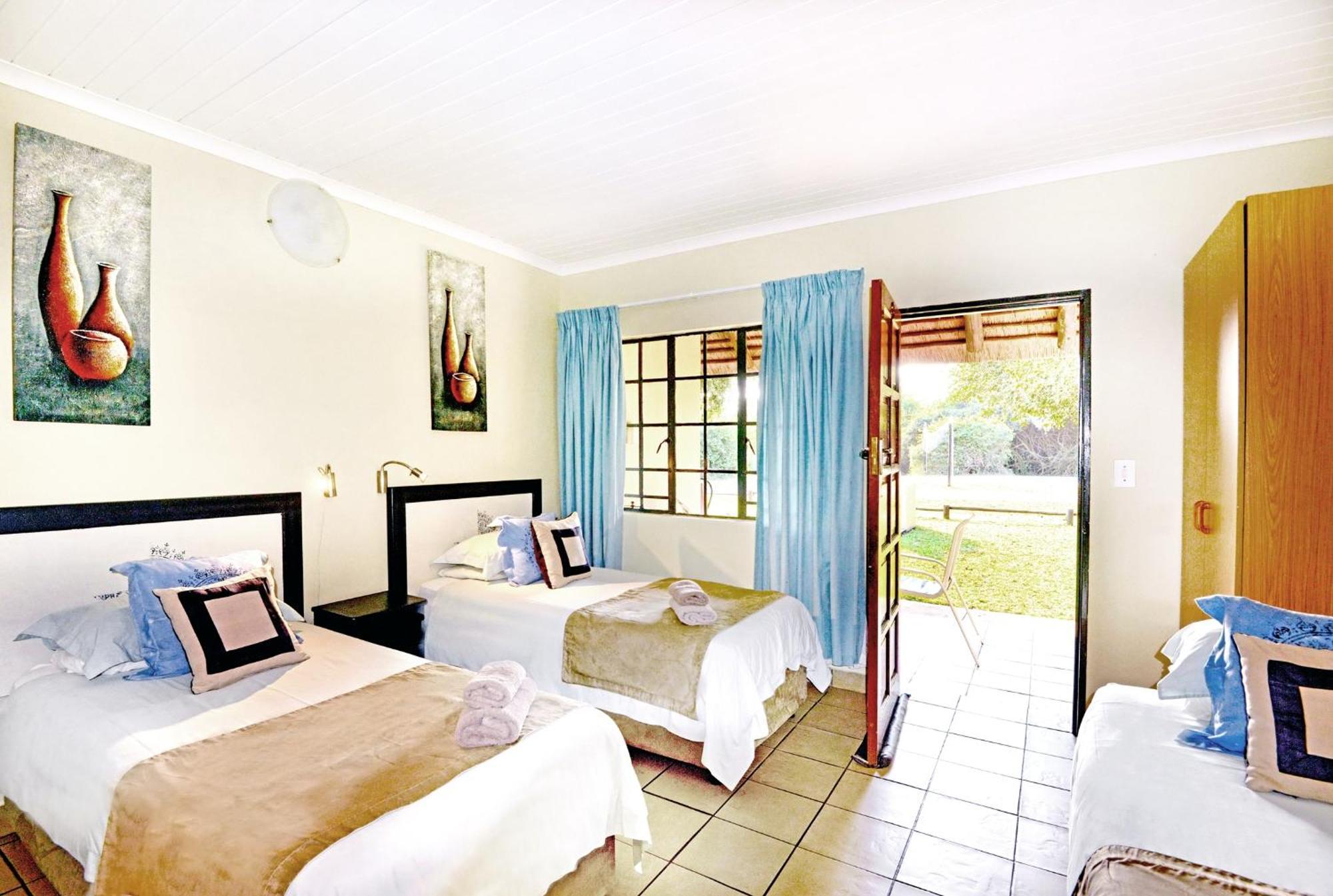 Komati River Chalets Komatipoort Buitenkant foto