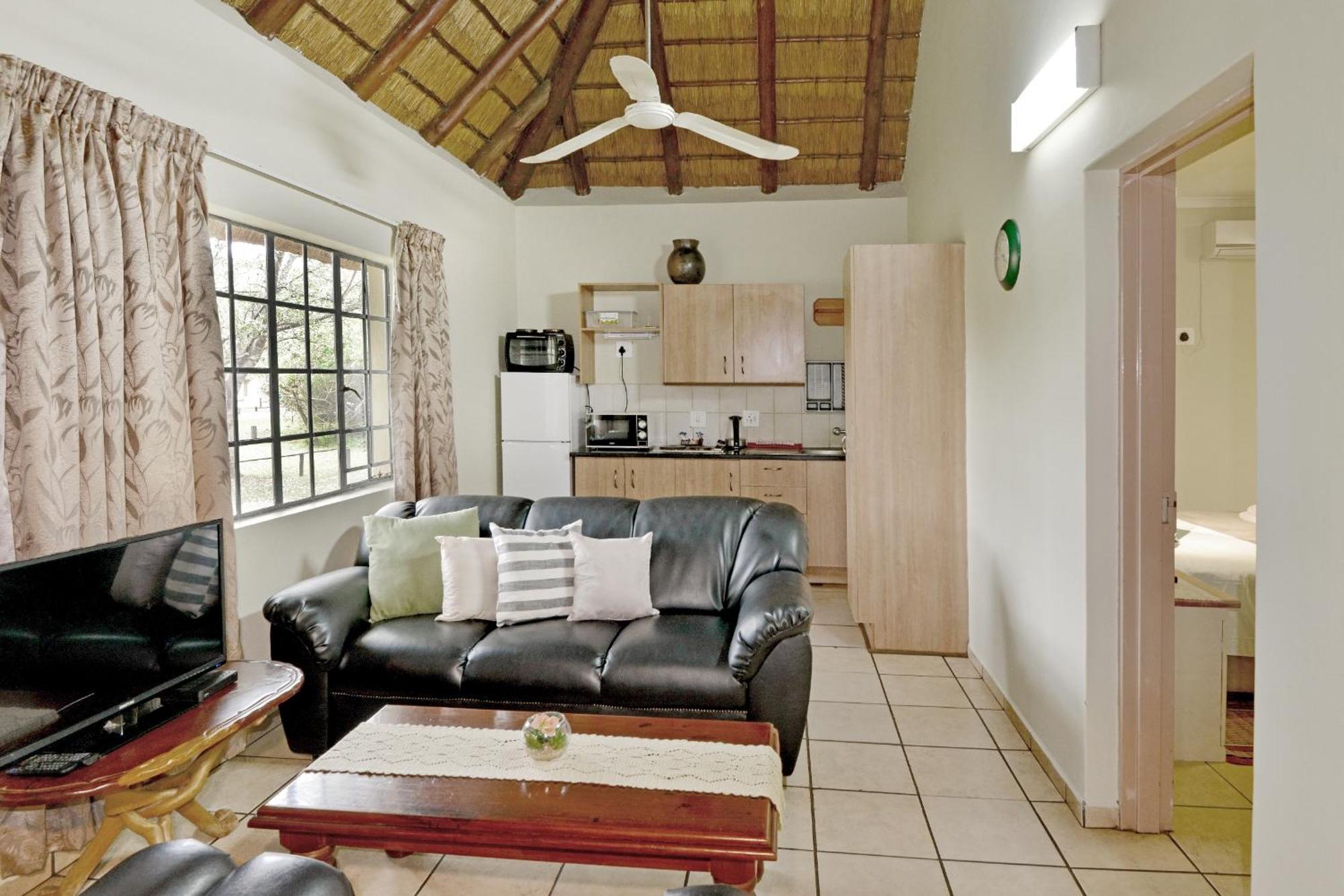 Komati River Chalets Komatipoort Buitenkant foto