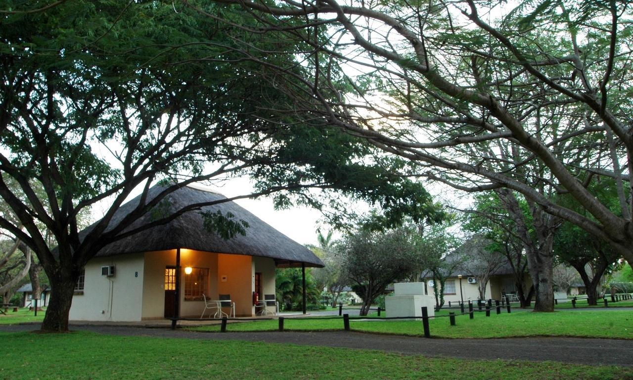 Komati River Chalets Komatipoort Buitenkant foto
