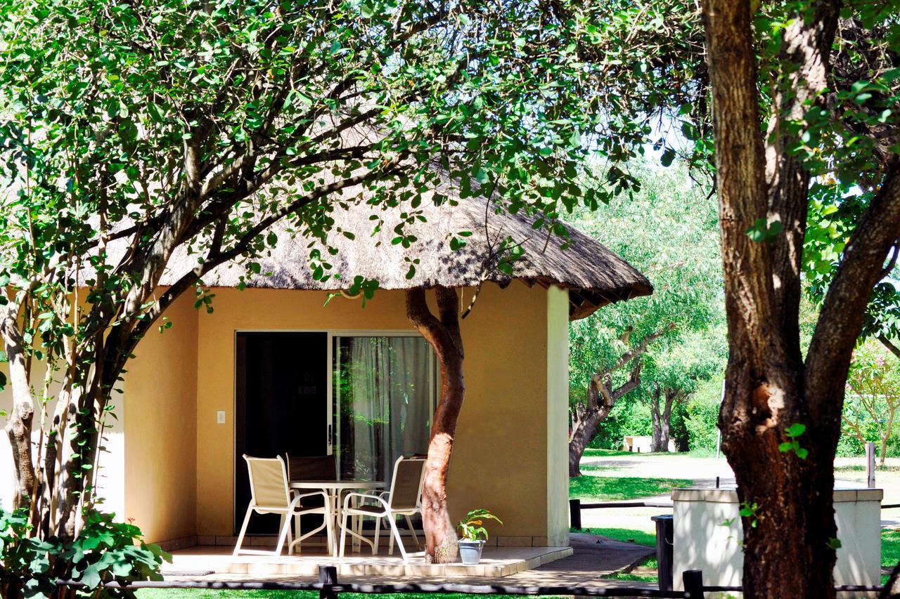 Komati River Chalets Komatipoort Buitenkant foto